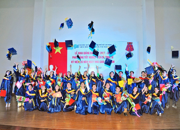 Lễ khai giảng năm học 2017-2018, phát bằng Tiến sĩ, Thạc sĩ và kỷ niệm 35 năm ngày nhà giáo Việt nam 20-11