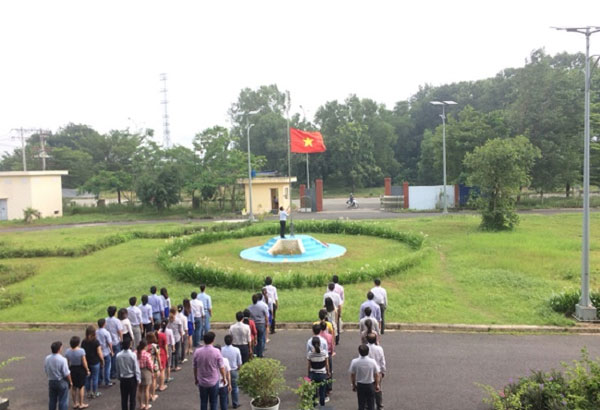 Lễ chào cờ thứ 2 hàng tuần của Viện Môi Trường và Tài Nguyên