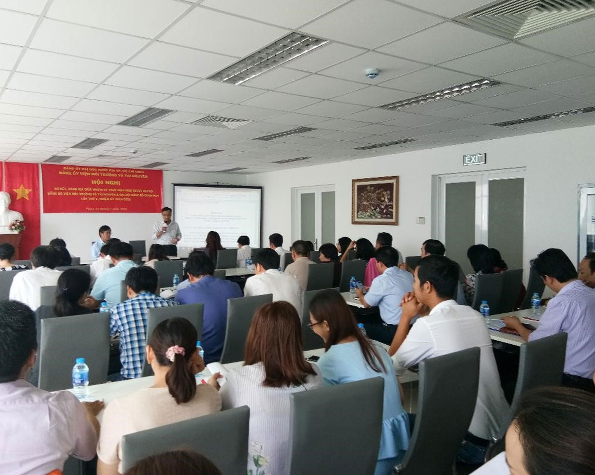 Hội nghị giữa nhiệm kỳ Đảng bộ VMT và TN 2015 - 2020