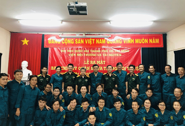Lễ ra mắt Ban Chỉ Huy Quân Sự và Trung đội tự về Viện Môi Trường và Tài Nguyên HCM