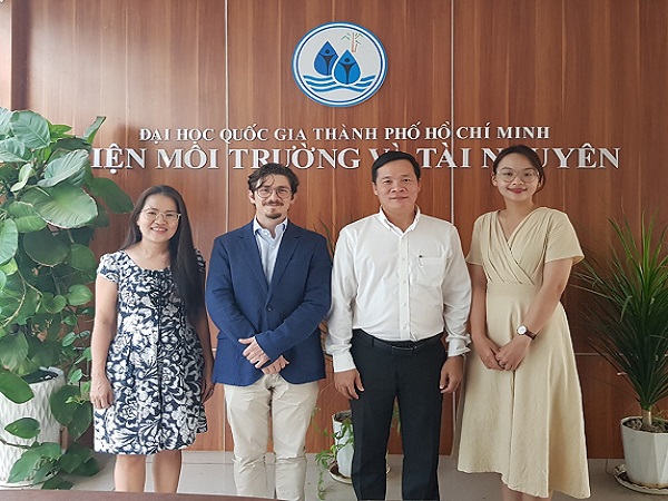 Tiếp đón đoàn Tổng Lãnh Sự Quán Cộng hòa Pháp - Ông Pierre DECOUSSY