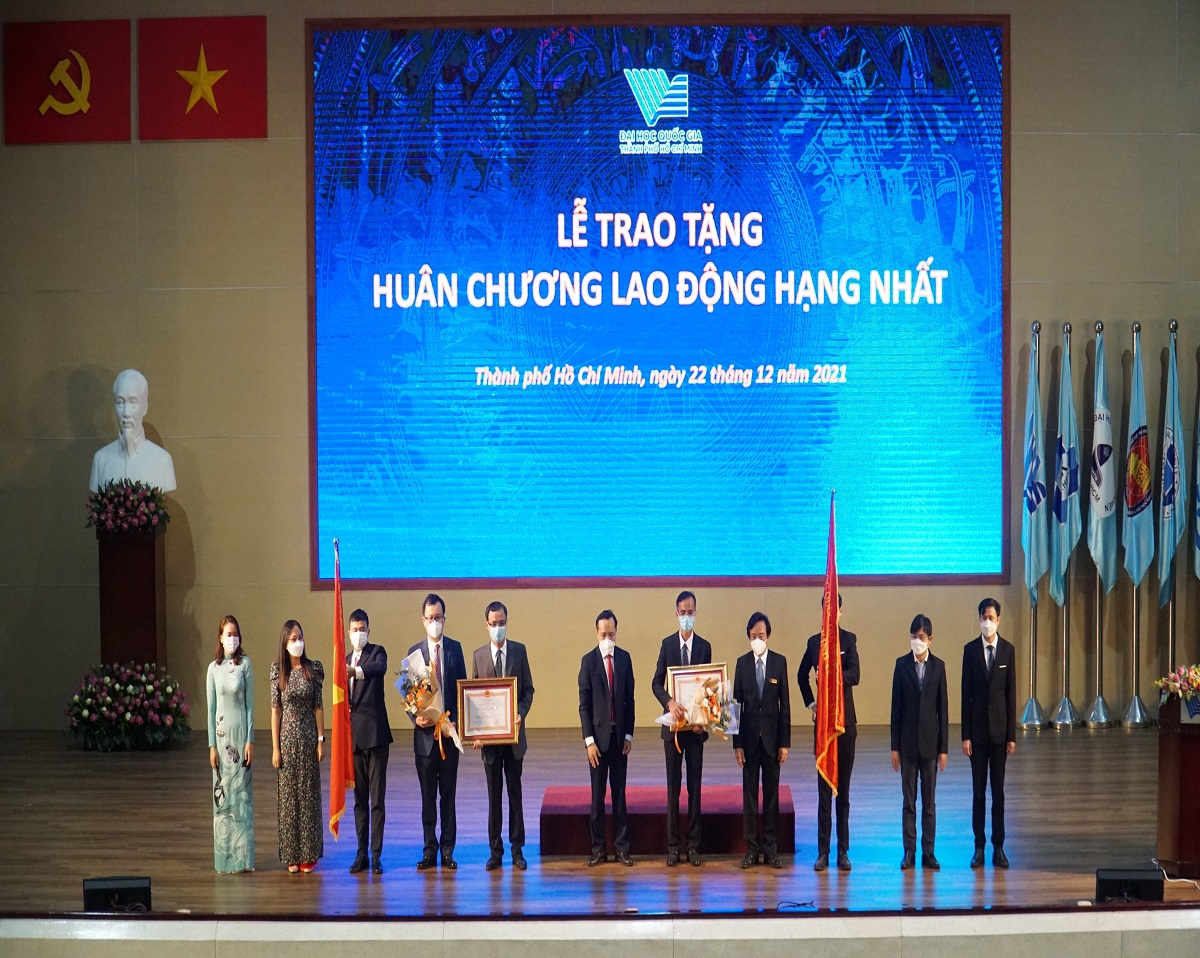 Viện Môi trường và Tài nguyên vinh dự nhận Huân chương Lao động hạng Nhất